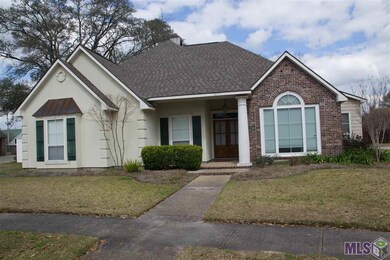 10711 N Great Oak Ct, Baton Rouge, LA 70810 - photo 2