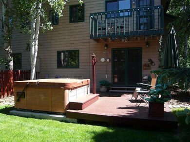 Bsckyard deck with hottub access from lo