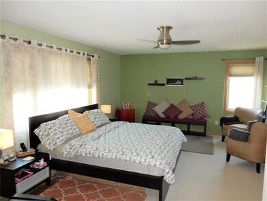 720 73rd St NE, Cedar Rapids, IA 52402 - photo 7