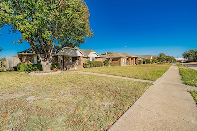 923 Courtney Dr, Mesquite, TX 75150 - photo 3