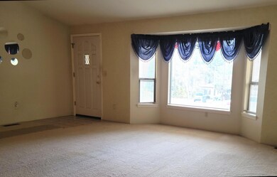 1527 NW Thompson Way, Grants Pass, OR 97526 - photo 3