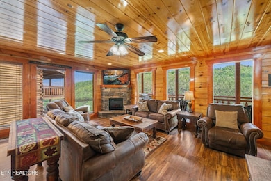 08-1230-Bird-Nest-Way-Sevierville-TN-6