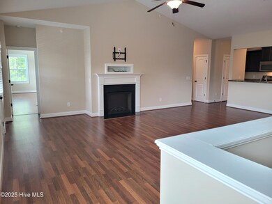 1913 Covengton Way unit 203, Greenville, NC 27858 - photo 6