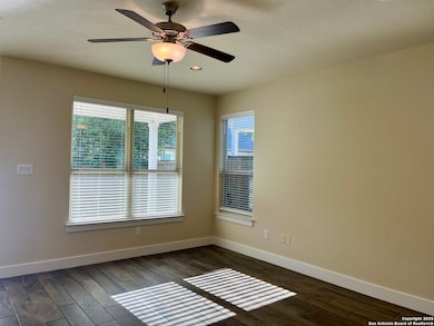 720 Gristmill Dr unit 19B, New Braunfels, TX 78130 - photo 5