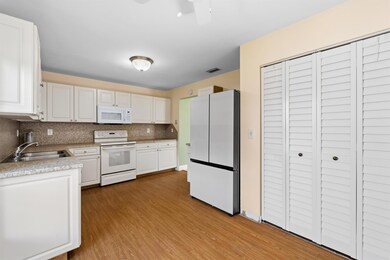 3233 Perimeter Dr unit 2511, Greenacres, FL 33467 - photo 4