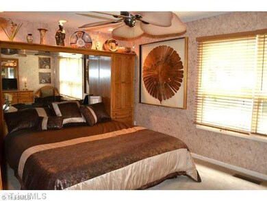 1959 Eastchester Dr unit A, High Point, NC 27265 - photo 6