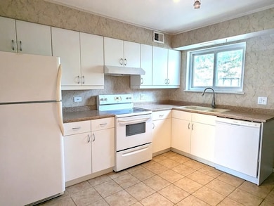 880 S Plum Grove Rd unit 210, Palatine, IL 60067 - photo 5