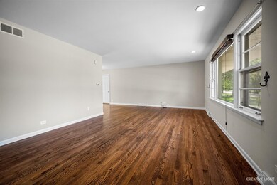 325 Tupelo Ave, Naperville, IL 60540 - photo 5