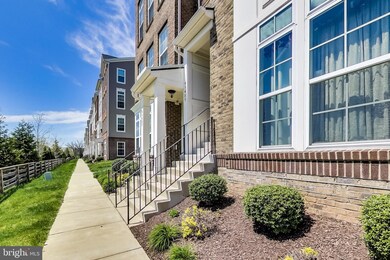 43489 Town Gate Square unit ., Chantilly, VA 20152 - photo 4
