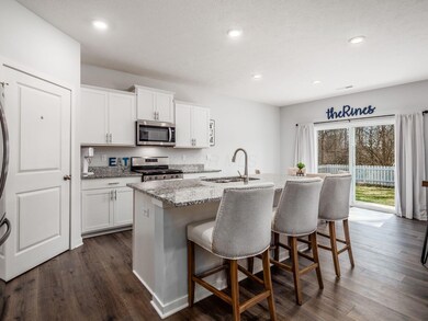 Large Island with Seating