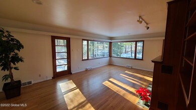 1054 Hickory Rd, Schenectady, NY 12309 - photo 6