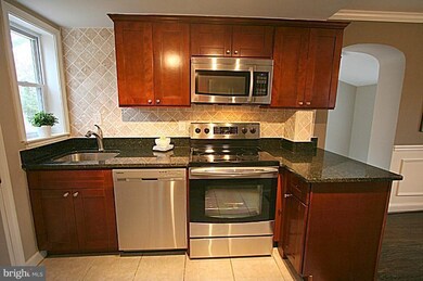 5716 Forest Rd, Cheverly, MD 20785 - photo 3