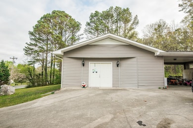 1008LauraDr-5