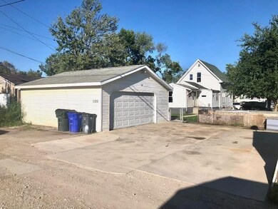 1120 10th St NW, Cedar Rapids, IA 52405 - photo 3