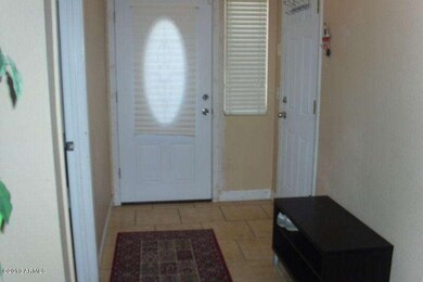Clean, Modern and Inviting Entry and Foy