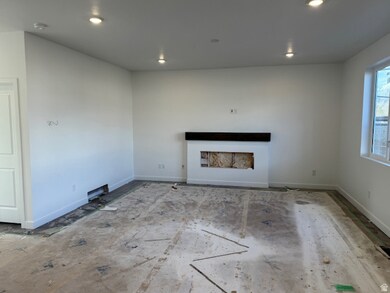 708 N Plainsman Dr unit 104, Spanish Fork, UT 84660 - photo 4