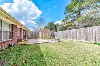 1045 Westglen Dr, Alvin, TX 77511 - photo 7