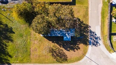 10818 Pecan St, Willis, TX 77318 - photo 3