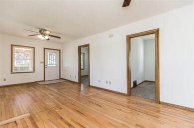 2492 Fruitland Blvd SW, Cedar Rapids, IA 52404 - photo 3