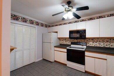 13 Dallas Dr unit 310, Dracut, MA 01826 - photo 7