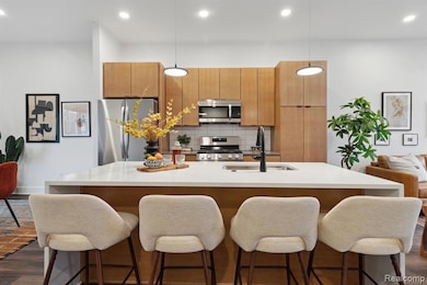 1713 Pallister unit P27, Detroit, MI 48206 - photo 3