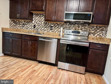 15578 Traverser Ct, Woodbridge, VA 22193 - photo 3