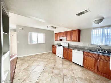 2149 Exeter Dr unit 3, Las Vegas, NV 89156 - photo 5