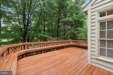 8048 Kidwell Town Ct, Vienna, VA 22182 - photo 7