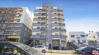 846 S Mariposa Ave unit 403, Los Angeles, CA 90005 - photo 3