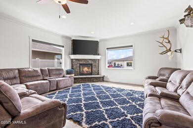 7303 Crestfields Rd039