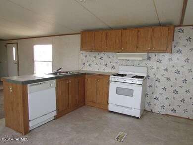 022-185565 Kitchen 2