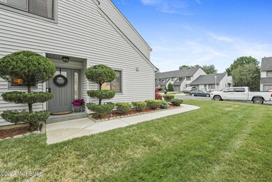 11 Lexington Cir, Matawan, NJ 07747 - photo 3