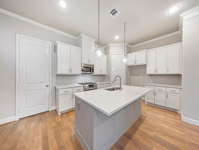 614 E 28th St, Houston, TX 77008 - photo 4