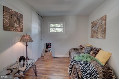 711 Raynor Ave, Catonsville, MD 21228 - photo 7