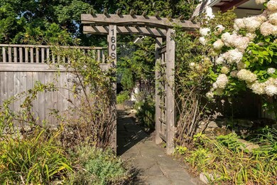 160 Wibird St unit 2, Portsmouth, NH 03801 - photo 2