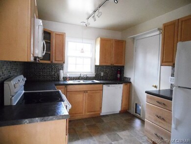 228 Brizendine Ln, Dunnsville, VA 22454 - photo 2