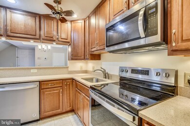 5818 Inman Park Cir unit 200, Rockville, MD 20852 - photo 7