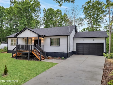 1395 Willow Creek Ln, Sevierville, TN 37876 - photo 3