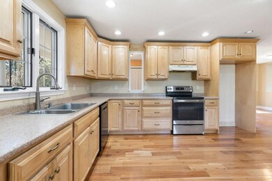 33 Forest St, Dunstable, MA 01827 - photo 4