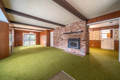 374 Weldon St-10