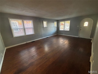 10053 Diamond Dr, Saint Louis, MO 63137 - photo 7