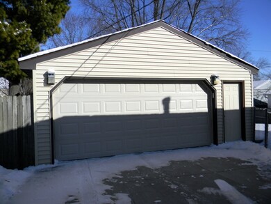 2612 Menominee Rd, Waukegan, IL 60087 - photo 4