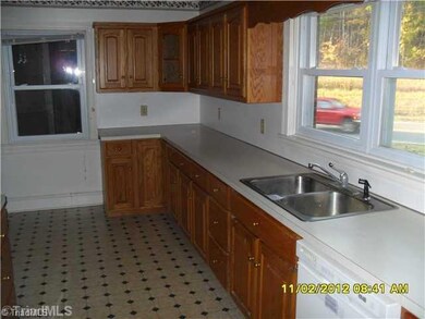 605 Nc Highway 42 S, Asheboro, NC 27205 - photo 3