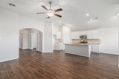 8824 Prairie Dawn Dr, Fort Worth, TX 76131 - photo 5