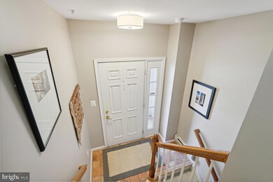 1601 Hunting Creek Dr unit B, Alexandria, VA 22314 - photo 2