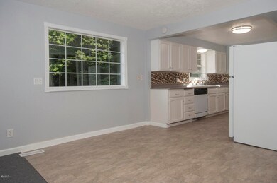 1030 SW 17th St, Lincoln City, OR 97367 - photo 4