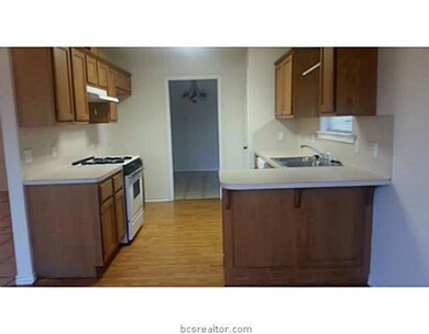 Kitchen. Spacious Kitchen