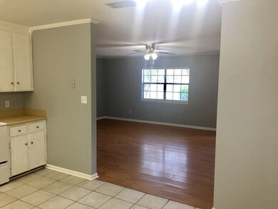 327 Cloverleaf Cir, Bainbridge, GA 39817 - photo 4