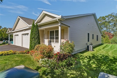 101 Quaker Ln, West Warwick, RI 02893 - photo 3