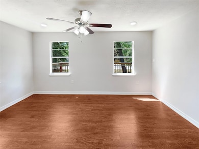 10518 Barnham St, Houston, TX 77016 - photo 5